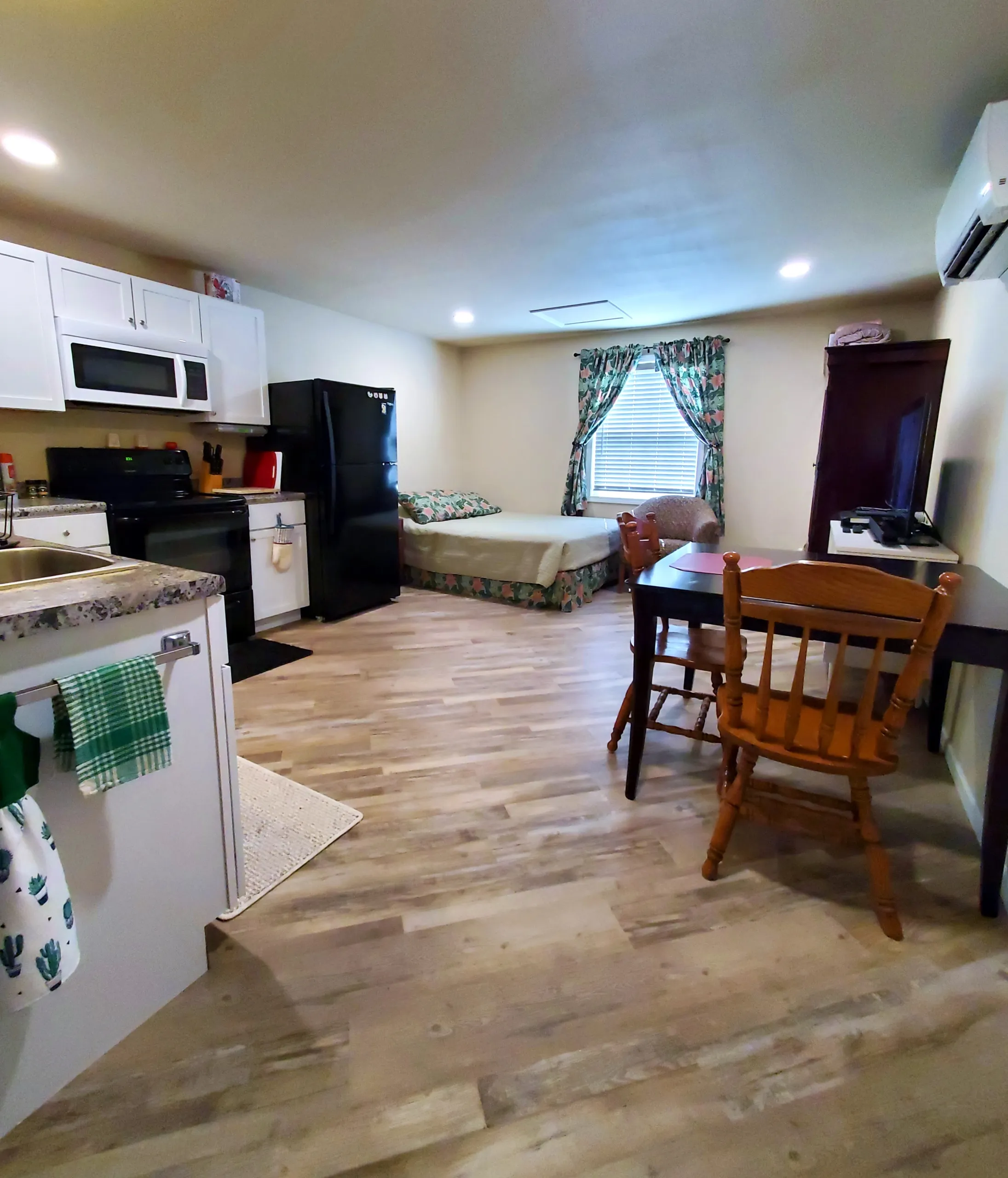 Furnished Studio Apartment in Boscobel