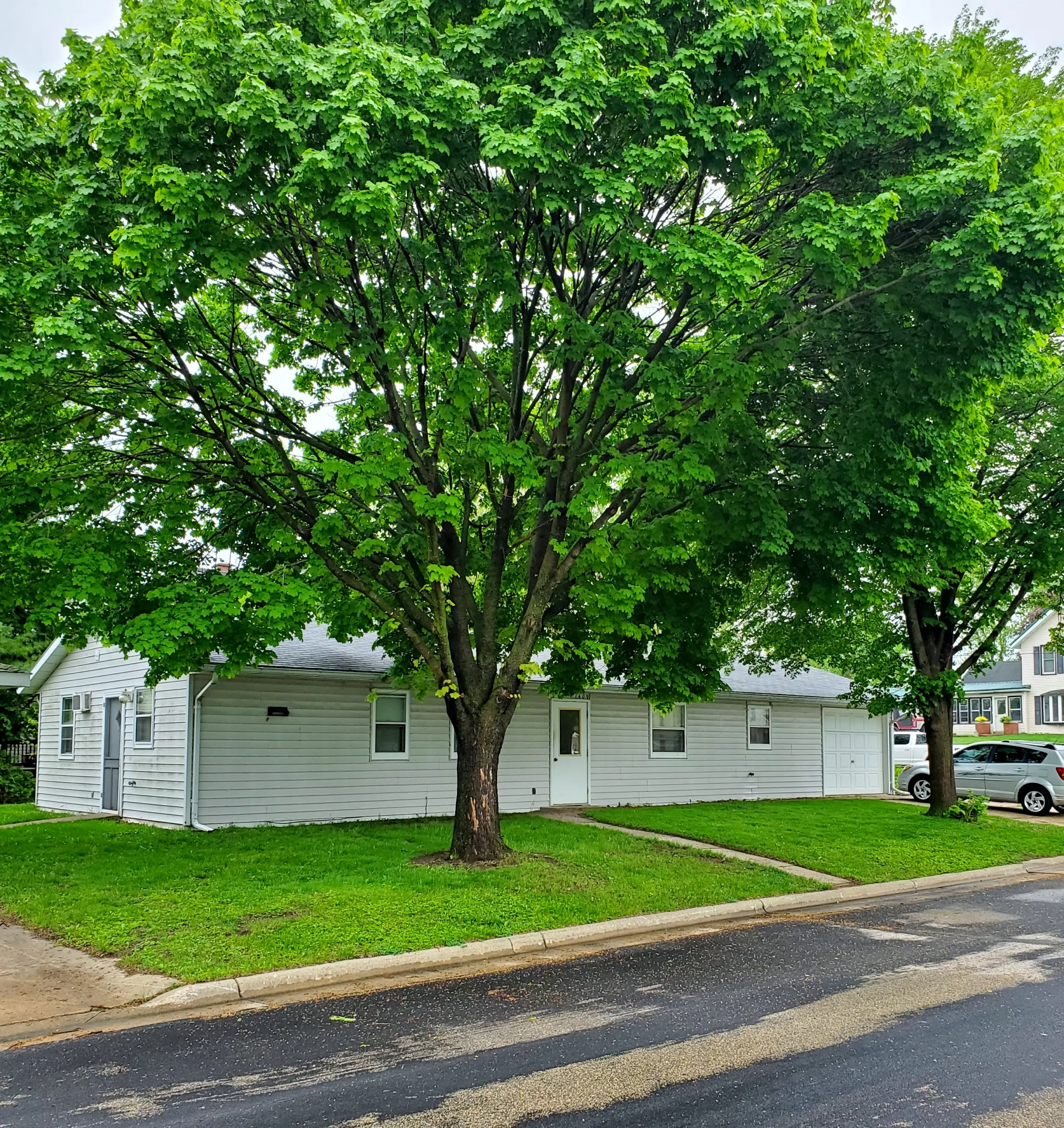 1 bed/1 bath apartment in duplex